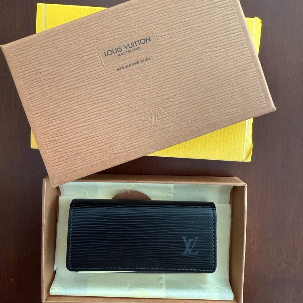 Louis Vuitton 4 Key Holder in Black Epi Leather NWT